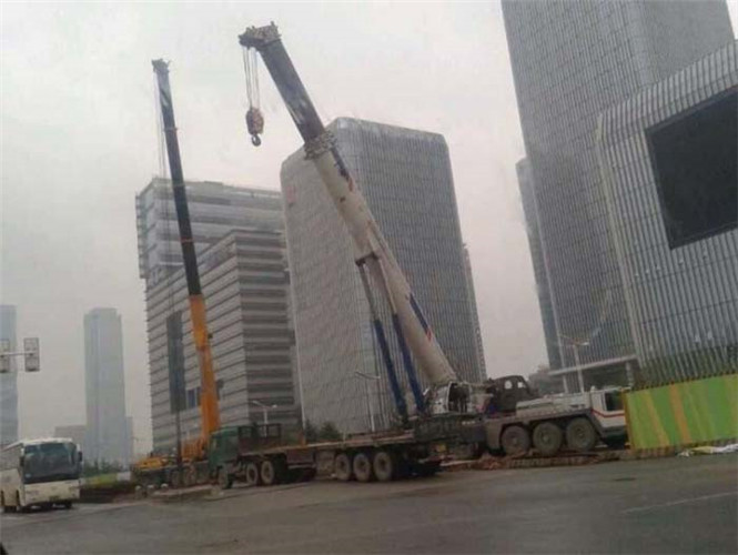 瑞昌市“自动找平”—— 吊车的 “平地神器” 技术